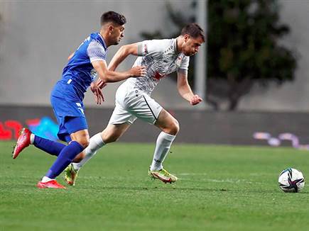 לא כבש מול האקסית. מלמד (אלן שיבר)