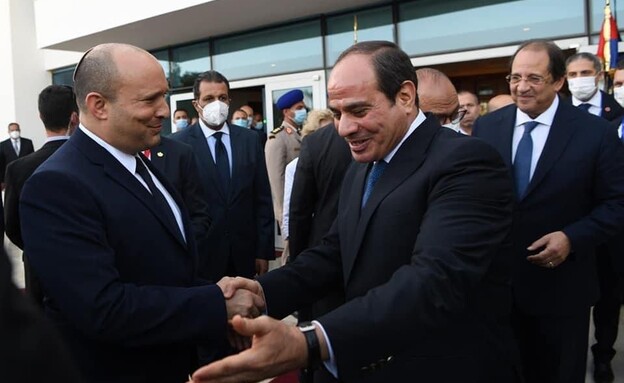 ראש הממשלה בנט ונשיא מצרים א-סיסי (צילום: קובי גדעון , לעמ)