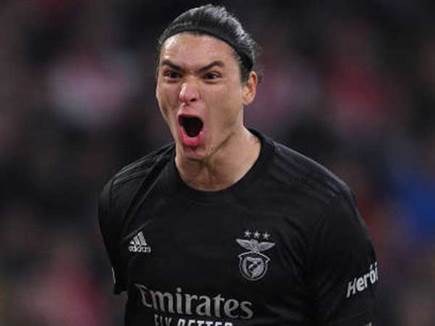 שלח את בנפיקה לרבע. נונייס (GETTY)