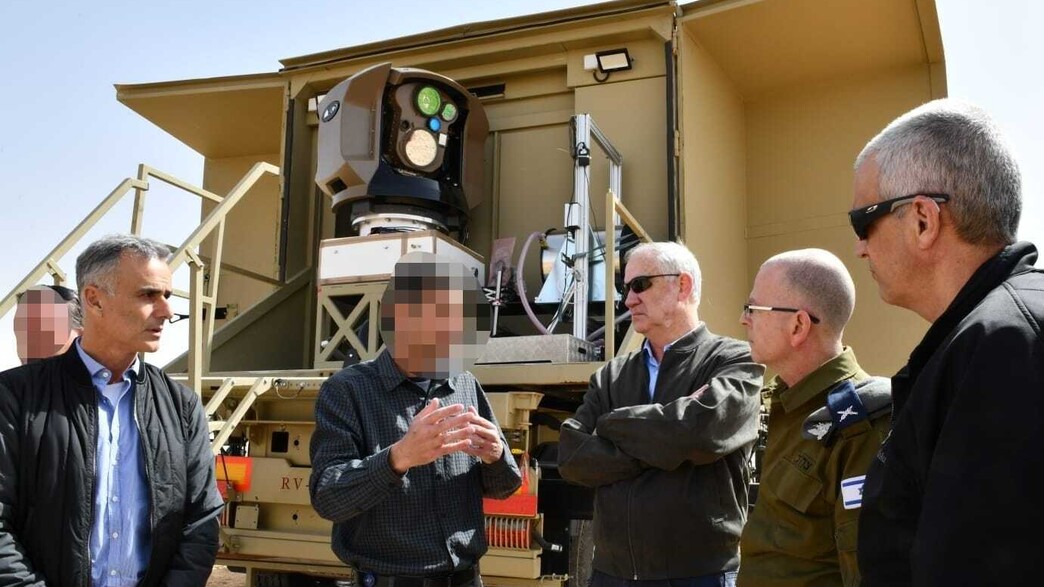 בני גנץ בסיור ברפאל