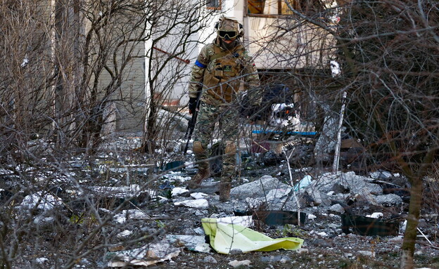 מלחמת רוסיה אוקראינה: חייל אוקראיני בקייב (צילום: רויטרס)