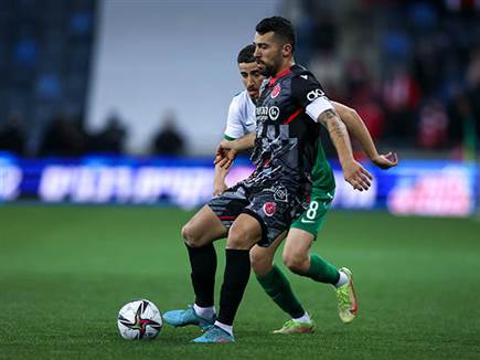 הפועל ת"א ניסתה להגיב (מאור אלקסלסי)