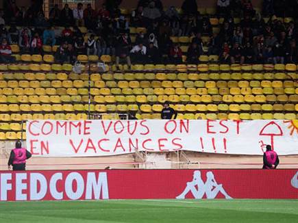 "אנחנו בחופש, כמוכם". אוהדי מונאקו מחו, והחמיצו הצגה של קבוצתם (Getty)