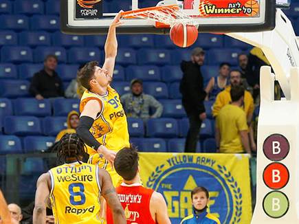 גם הוא עשה חיים הערב. זיו (אלן שיבר)