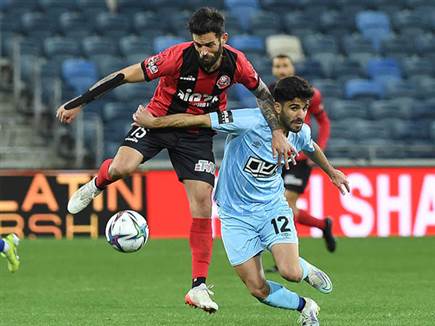 המחצית השנייה היתה של הפועל חיפה (צילום: ברני ארדוב)