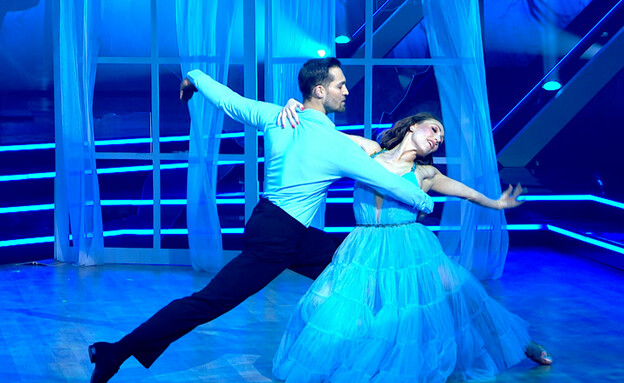 אלכס שטילוב ונינה סולוביוב – ואלס אנגלי (צילום: רוקדים עם כוכבים, קשת12)