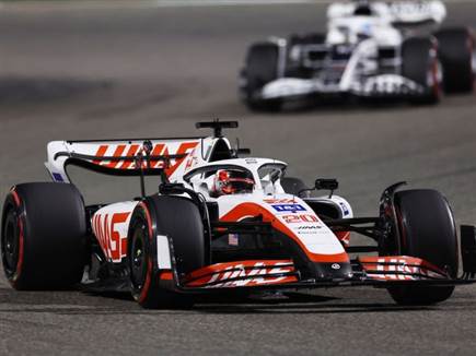 קווין מגנוסן, האס