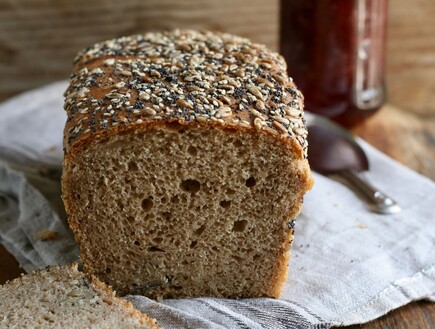 לחם בריאות ללא לישה (צילום: קרן אגם, mako אוכל)