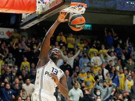 מחצית ראשונה של שואו-טיים בהיכל (אלן שיבר)