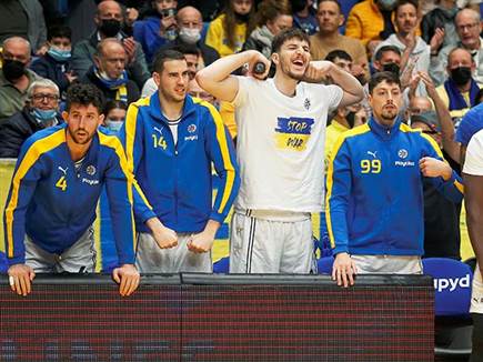 גם בספסל הצהוב נהנו הערב (אלן שיבר)