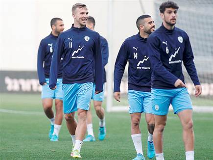 הנבחרת מוכנה (אלן שיבר)