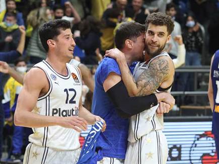 רגל וחצי בפלייאוף (דני מרון)