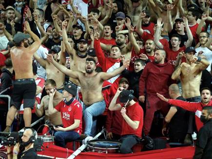 אוהדי הפועל תל אביב. רק בריאות (אלן שיבר) אוהדי הפועל תל אביב. רק בריאות (אלן שיבר)