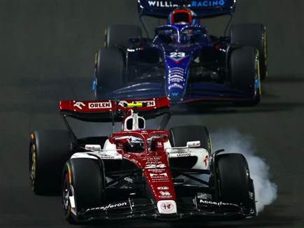 ז'יו מאלפא רומיאו לפני אלכסנדר אלבון מוויליאמס