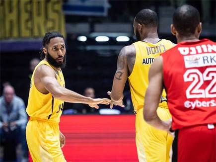 הצגה אדירה (מנהלת הליגה)