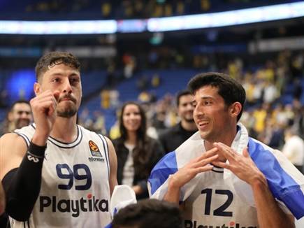 חיוכים בסיום (באדיבות מכבי ת"א)