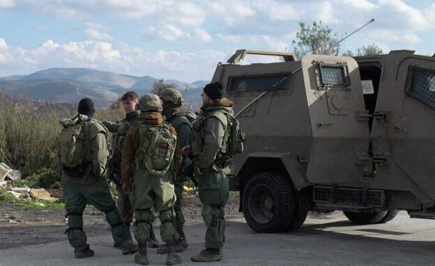 כוחות הביטחון במרדף אחר המחבלים החשודים  (צילום: דובר צה"ל)