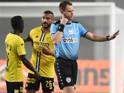 שני שערים נפסלו למכבי תל אביב (ברני ארדוב)