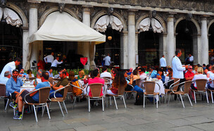 בית קפה בונציה (צילום: Isa Fernandez Fernandez, shutterstock)