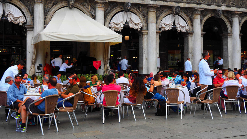 בית קפה בונציה (צילום: Isa Fernandez Fernandez, shutterstock)