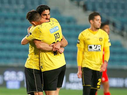 קריאף והחברים חגגו בסיום (אלן שיבר)