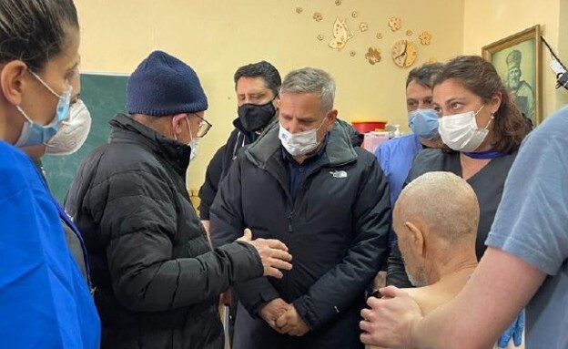 Health Minister Nitzan Horowitz visits Sadeh Hospital in Ukraine (Photo: Sharon Yaniv)