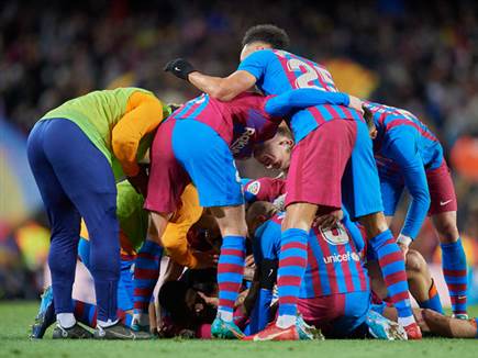 0:1 גדול. שחקני ברצלונה בערמת ילדים (Getty)