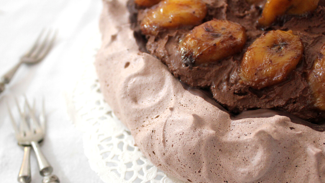 פבלובת שוקולד עם מוס שוקולד