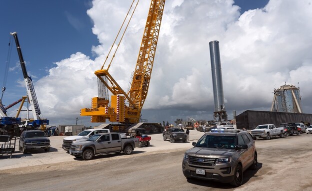 עבודות בניה באתר השיגור של SpaceX בדרום טקסס (צילום: Grossinger, shutterstock)
