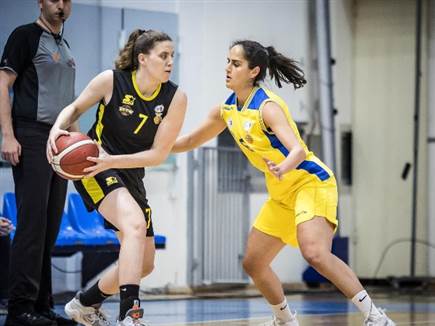 קרב גדול במשחק הראשון בגמר (קרדיט: מנהלת ליגת העל לנשים בכדורסל)