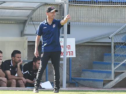 זיו אריה. רגע כואב (ברני ארדוב)