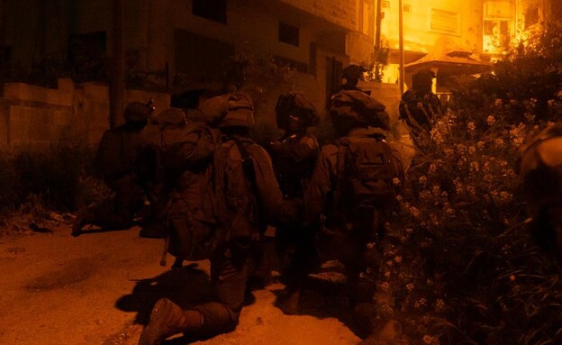 צה"ל בפשיטה לילית על הכפר יעבד בצפון השומרון (צילום: דובר צה"ל)