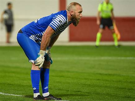 דני עמוס. ספג קללות מהקהל (ברני ארדוב)