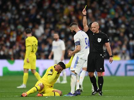 5 כאלה נשלפו במשחק (GETTY)