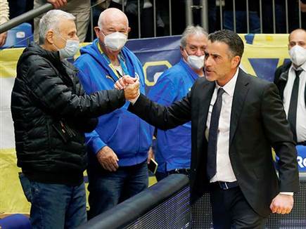 אבן חוגג. יצא לריצה נהדרת (אלן שיבר)