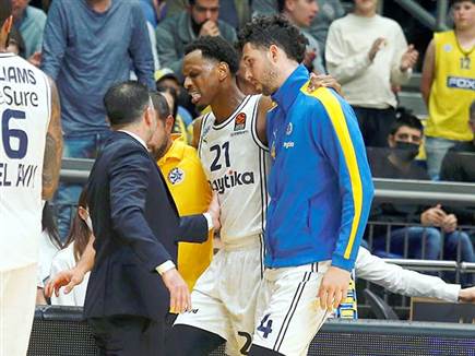 לאחר מכן הוא כבר חזר לשחק (אלן שיבר)