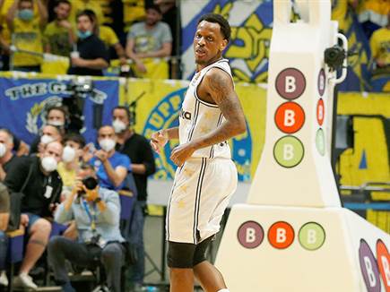 חזר אחרי הפציעה בצורה נהדרת. נאנלי (אלן שיבר)