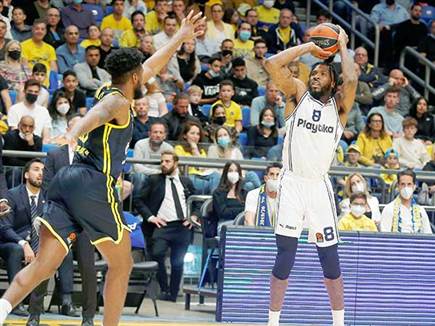 סיים את חלקו במשחק. ריינולדס (אלן שיבר)