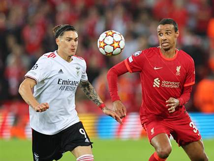 לא נפלו מהמארחים (GETTY)