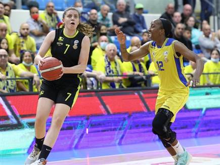 אייזנר מול הייטאוור (קרדיט: מנהלת ליגת העל ךנשים בכדורסל)