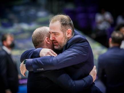 דדאס. יחסים מיוחדים (פרטי)