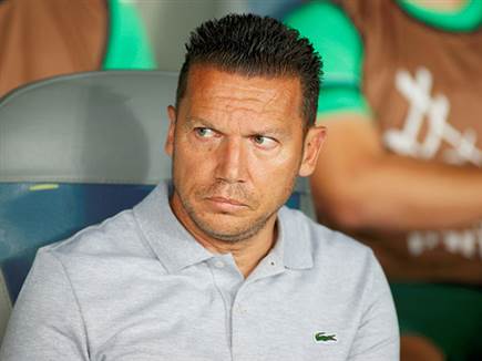 בכר. עוזר לשחקנים לעשות את הדבר הנכון (אלן שיבר)