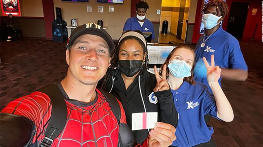 שבר שיא צפייה בסרט: רמירו אלניס