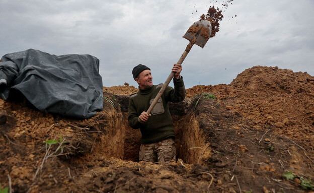 חייל אוקראיני בחבל דונייצק, אוקראינה (צילום: reuters)