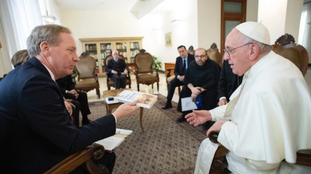 פאולו בנאנטי, בראד סמית והאפיפיור