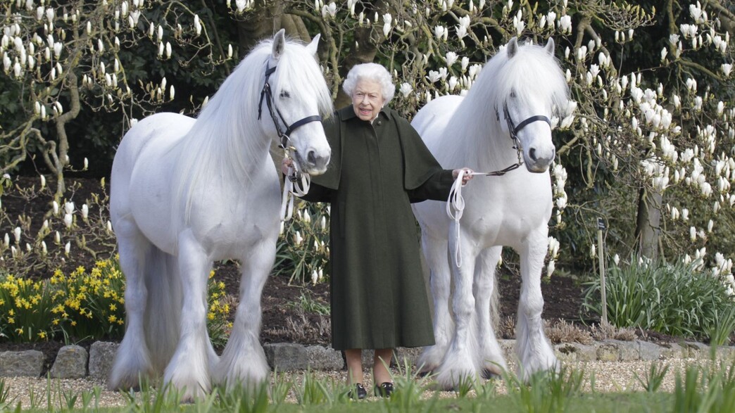 המלכה אליזבת' חוגגת יום הולדת 96 המלכה אליזבת' חוגגת יום הולדת 96