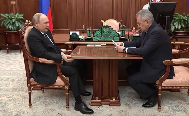 השיחה בין שויגו לבין פוטין (צילום: izvestia)