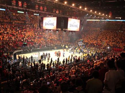 המופע הצהוב במילאנו, אי שם ב-2014 (GETTY)