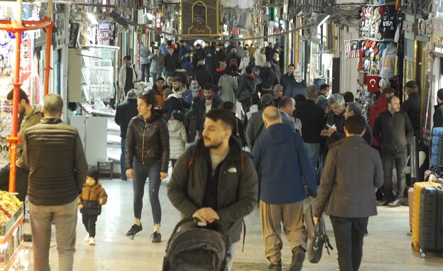הישראלים חוזרים לטורקיה (צילום: חדשות 12)