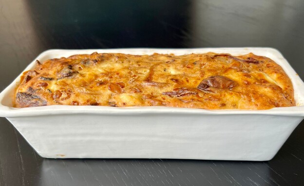 פשטידת פטריות גבוהה ויפה פשטידת פטריות גבוהה ויפה